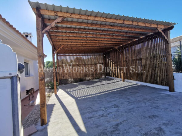 Pérgola de Madera Adosada a Pared – Rústica y Personalizable
