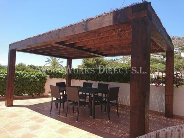 Pérgola de Aluminio con Toldo Retráctil Manual – Diseño Moderno y Funcional